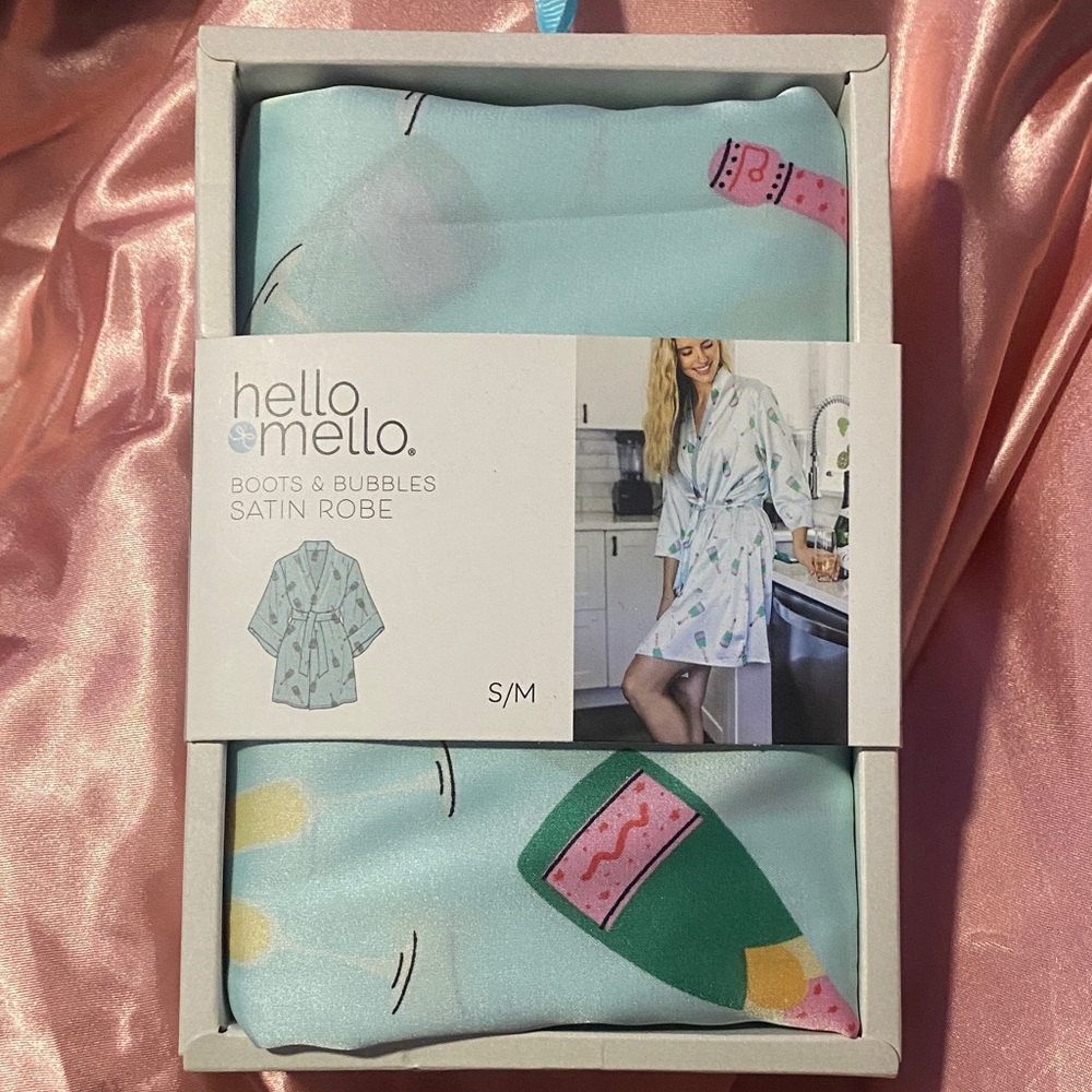 Hello Mello Satin Robe with Champagne Print
